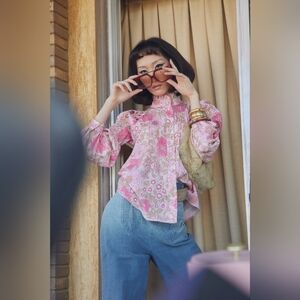 NWT WALLFLOWER TUXEDO BLOUSE Selkie floral New